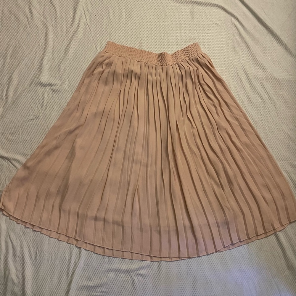 Peach pleated skirt
